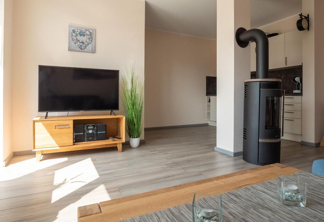 Appartamento Rotes Haus Krabbe - Whg 2 Zingst Esterno foto
